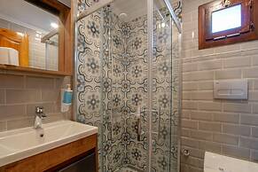 Cuhadar Ahsap Evleri