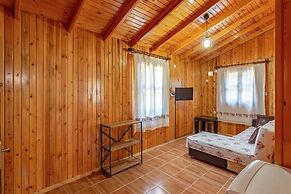 Cuhadar Ahsap Evleri