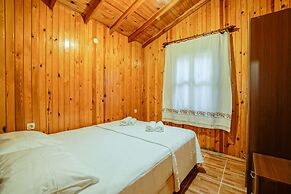 Cuhadar Ahsap Evleri