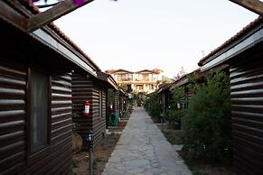 Cuhadar Ahsap Evleri