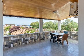 Cuhadar Ahsap Evleri