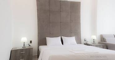 White Diamond Hotel