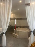 White Diamond Hotel