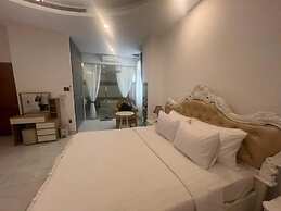 White Diamond Hotel