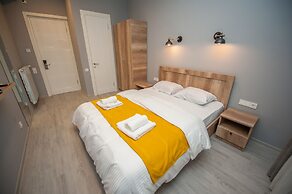 Easy Hotel