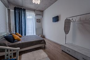 Easy Hotel