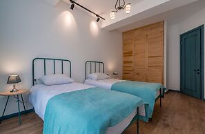 Easy Hotel