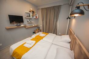 Easy Hotel