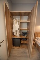 Easy Hotel