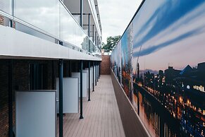 Hotel 46