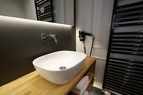 Fingerprint Tree Apartment