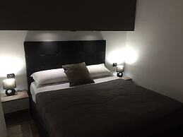 MB95 Mezzocannone Luxurious B&B