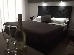 MB95 Mezzocannone Luxurious B&B