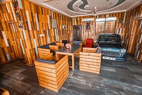 Plus 33 Hotel