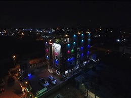 Plus 33 Hotel