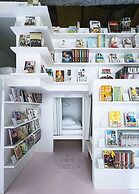 MANGA ART HOTEL, TOKYO - Hostel