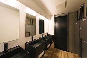 MANGA ART HOTEL, TOKYO - Hostel