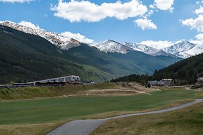 Private Home With A Beautiful Mountain Vista - Woods24 by RedAwning