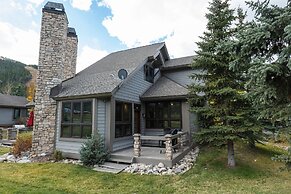 Private Home With A Beautiful Mountain Vista - Woods24 by RedAwning