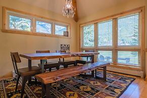 Private Home With A Beautiful Mountain Vista - Woods24 by RedAwning