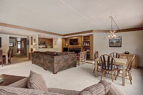 1777 Decatur 2 Bedroom Condo by RedAwning