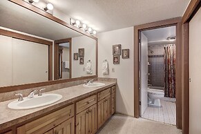 1777 Decatur 2 Bedroom Condo by RedAwning