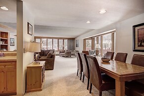 1777 Decatur 2 Bedroom Condo by RedAwning