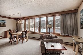 1777 Decatur 2 Bedroom Condo by RedAwning