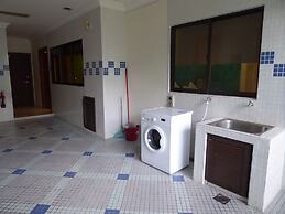 Rimbun Suites & Residences