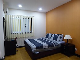 Rimbun Suites & Residences