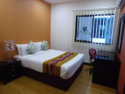 Rimbun Suites & Residences