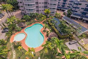 Rimbun Suites & Residences