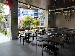 Rimbun Suites & Residences