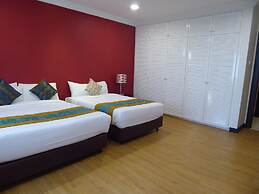 Rimbun Suites & Residences