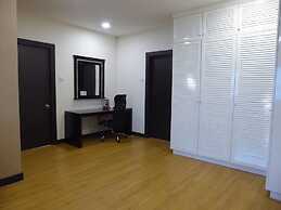 Rimbun Suites & Residences