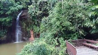 Rimbun Suites & Residences