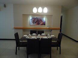 Rimbun Suites & Residences