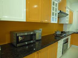 Rimbun Suites & Residences