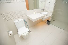 Rimbun Suites & Residences