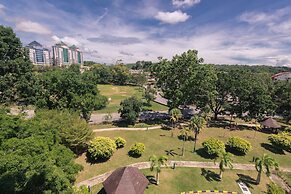 Rimbun Suites & Residences