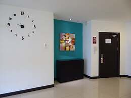 Rimbun Suites & Residences