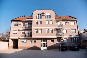 King Peter Apartments