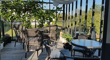 Som Hemma Gardscafe Bed & Breakfast