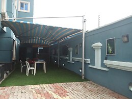 D'Luxx Villa & Suites