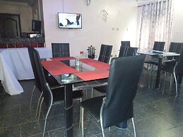 D'Luxx Villa & Suites