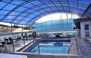 D'Luxx Villa & Suites