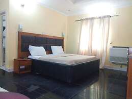 D'Luxx Villa & Suites