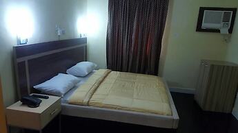 D'Luxx Villa & Suites