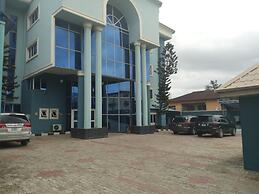 D'Luxx Villa & Suites