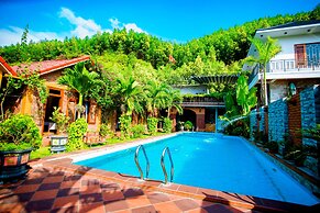 Phong Nha Hillside View Bungalow